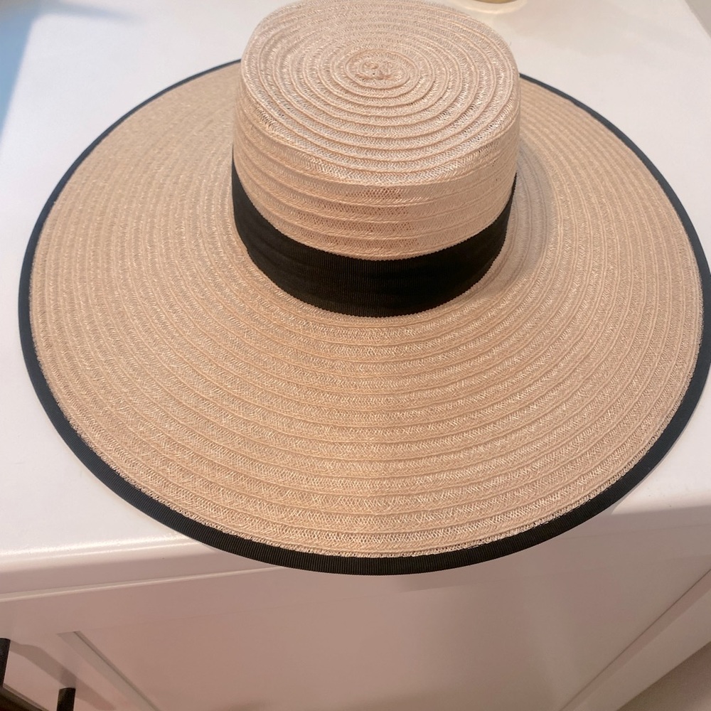 Beautiful Annie Black hat  brand new